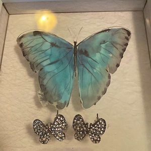 NEW SILVER RHINESTONE PIERCED BUTTERFLY 🦋 EARRINGS